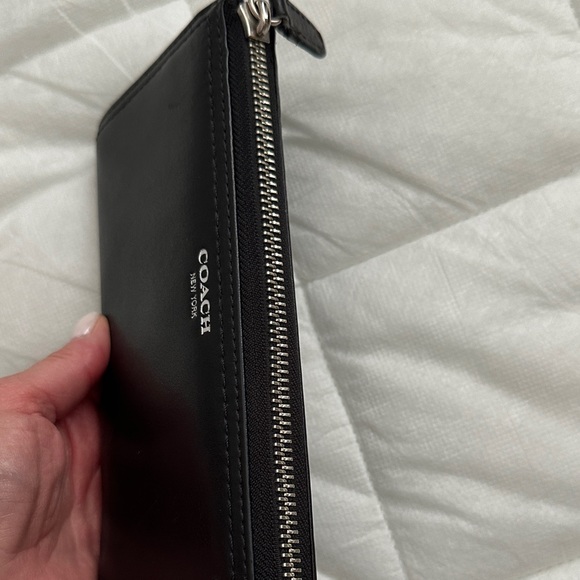Coach Black Zip-Around Leather Wallet - Picture 6 of 6